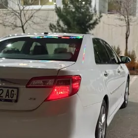 Toyota Camry 2014
