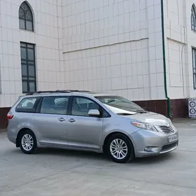 Toyota Sienna 2016