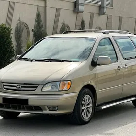Toyota Sienna 2002
