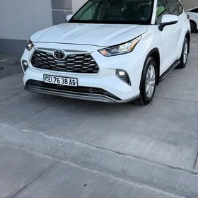 Toyota Highlander 2021