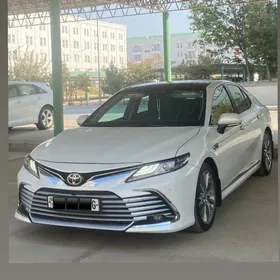 Toyota Camry 2020