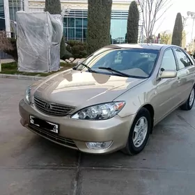 Toyota Camry 2004