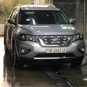 Nissan Pathfinder 2020