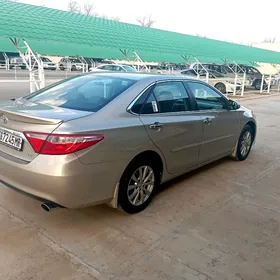 Toyota Camry 2015