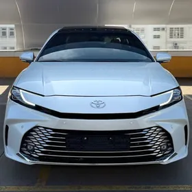 Toyota Camry 2025