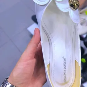 Продается новая обувь