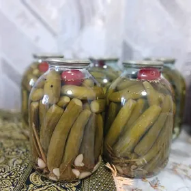 Банка огурцы