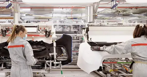 Toyota Polşada awtomobilleri gaýtadan işleýän zawod gurar