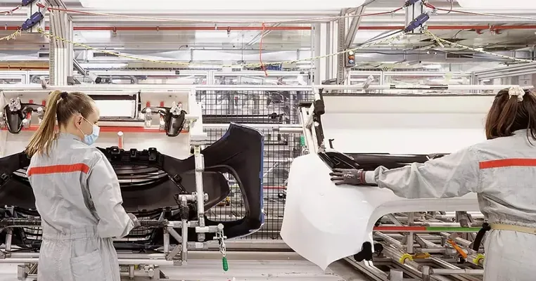 Toyota Polşada awtomobilleri gaýtadan işleýän zawod gurar