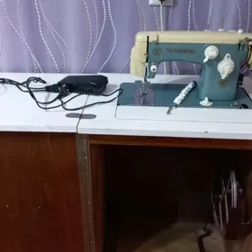 швейная машинка,оверлог