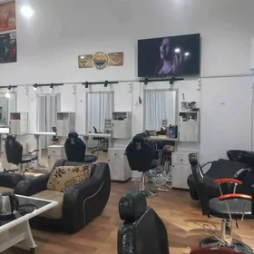 arenda salonda yer bar