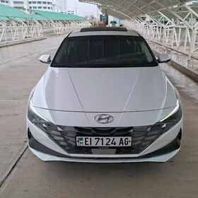 Hyundai Elantra 2022