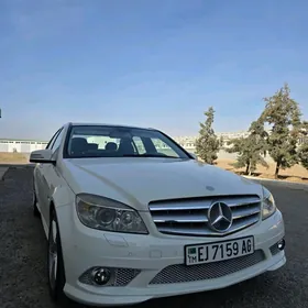 Mercedes-Benz C300 2011