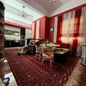 Нефтегаз ул Мира 4 ком Элитная