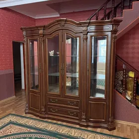 шкаф витрина