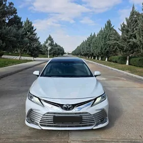 Toyota Camry 2018