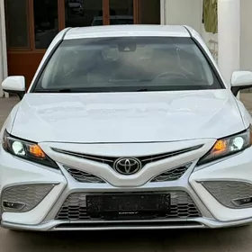 Toyota Camry 2022