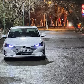 Hyundai Elantra 2020