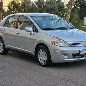 Nissan Versa 2010
