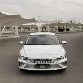 Hyundai Elantra 2025