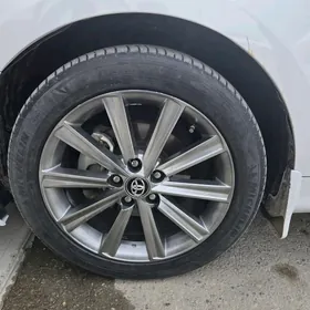 Dysga teker. 245 45 R 18