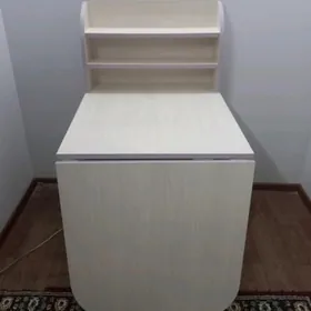 Продам Маникюрный стол