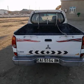 Mitsubishi L200 2009