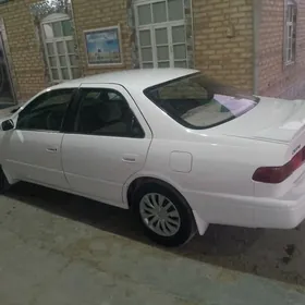 Toyota Camry 1999