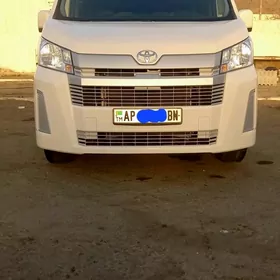 Toyota Hiace 2024