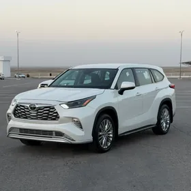 Toyota Highlander 2021