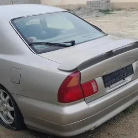 Mitsubishi Diamante 1996