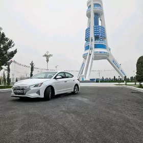 Hyundai Elantra 2019