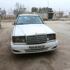 Mercedes-Benz 300E 1990
