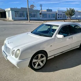 Mercedes-Benz E320 1996
