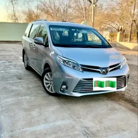 Toyota Sienna 2017