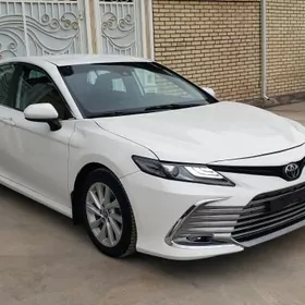 Toyota Camry 2022