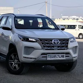 Toyota Fortuner 2022