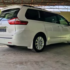 Toyota Sienna 2016