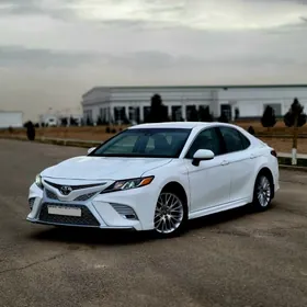 Toyota Camry 2018