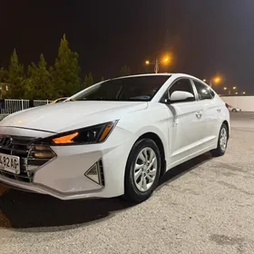 Hyundai Elantra 2020