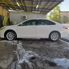 Toyota Camry 2017