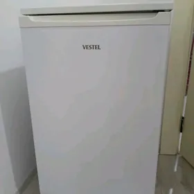 Холодильник почти новый