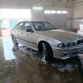 BMW E39 2001
