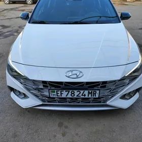 Hyundai Elantra 2022