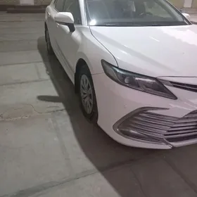 Toyota Camry Hybrid 2022
