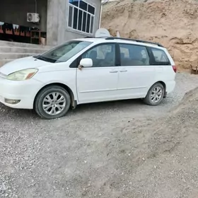 Toyota Sienna 2004