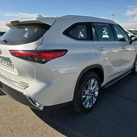 Toyota Highlander 2020