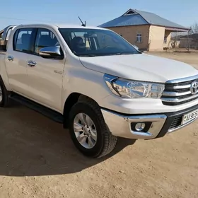 Toyota Hilux 2016