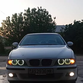 BMW E39 2001