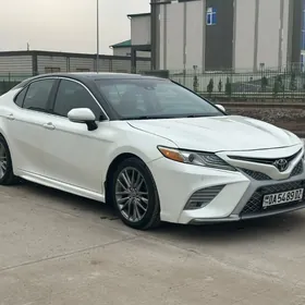 Toyota Camry 2018